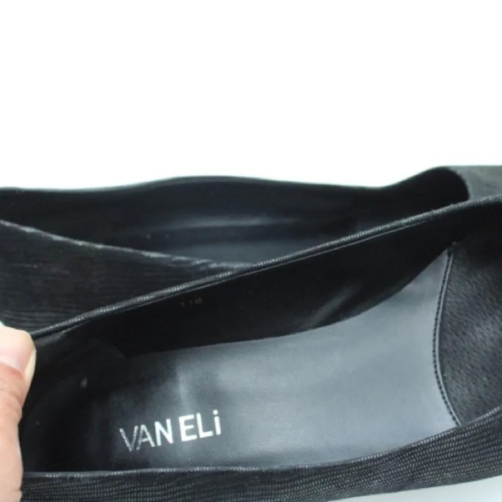 VanEli low pumps